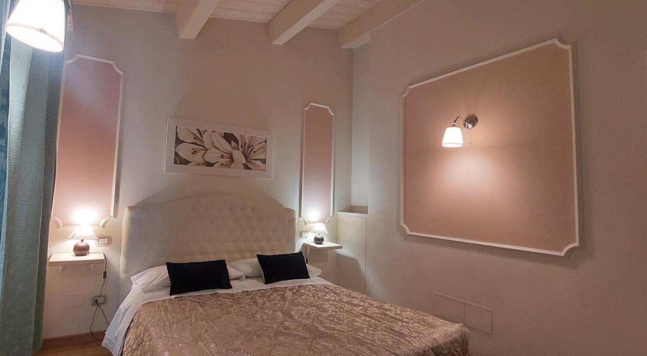 Il Piccolo Giglio Bed and Breakfast Porto SantʼElpidio Exteriör bild