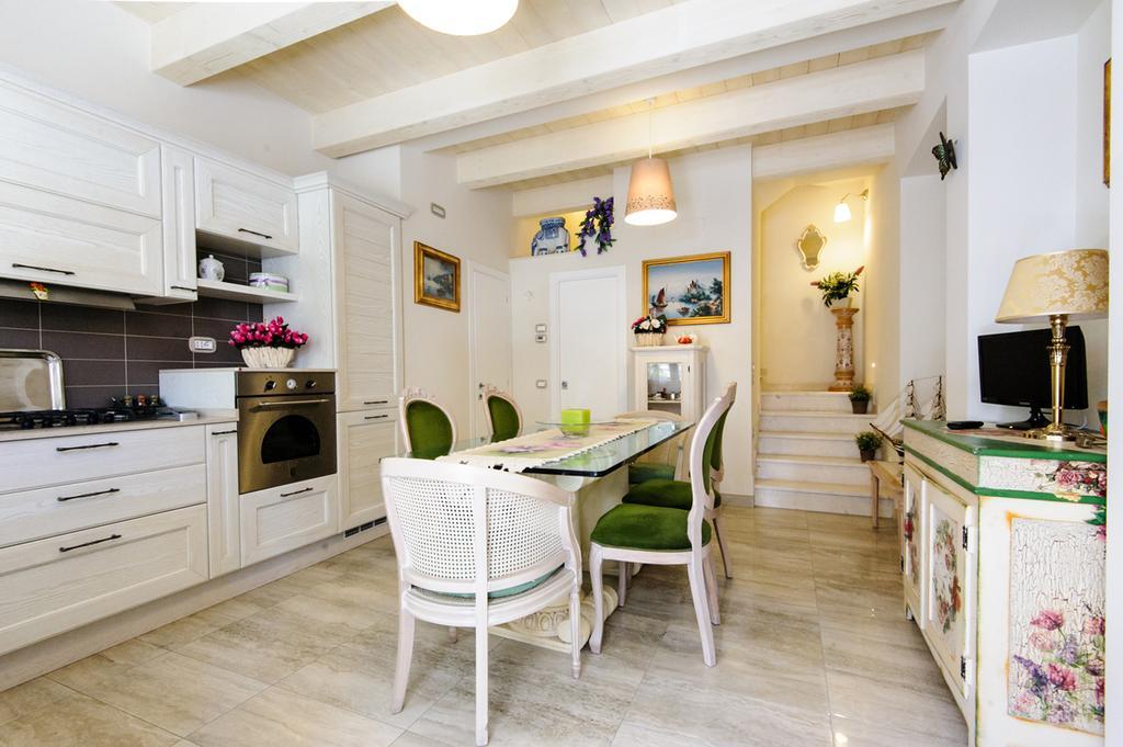 Il Piccolo Giglio Bed and Breakfast Porto SantʼElpidio Exteriör bild