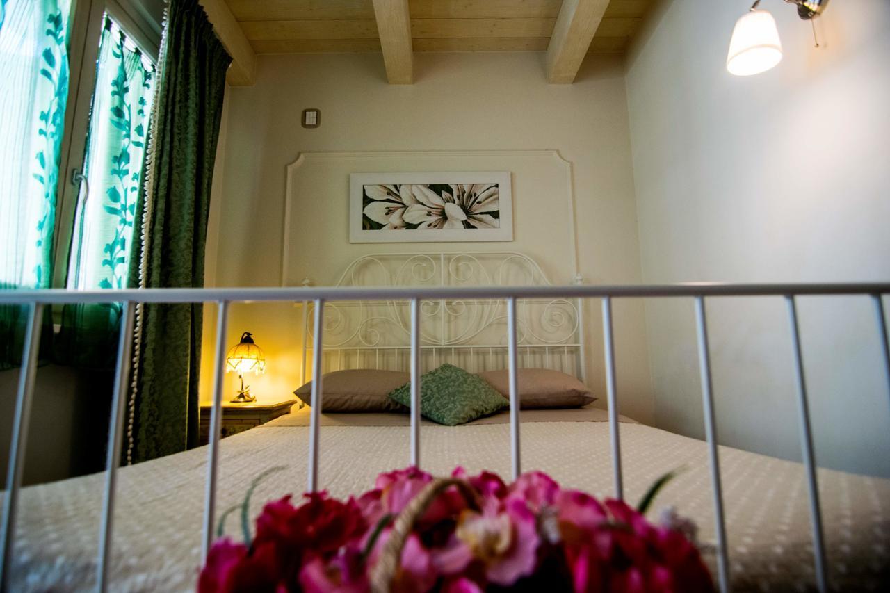 Il Piccolo Giglio Bed and Breakfast Porto SantʼElpidio Exteriör bild