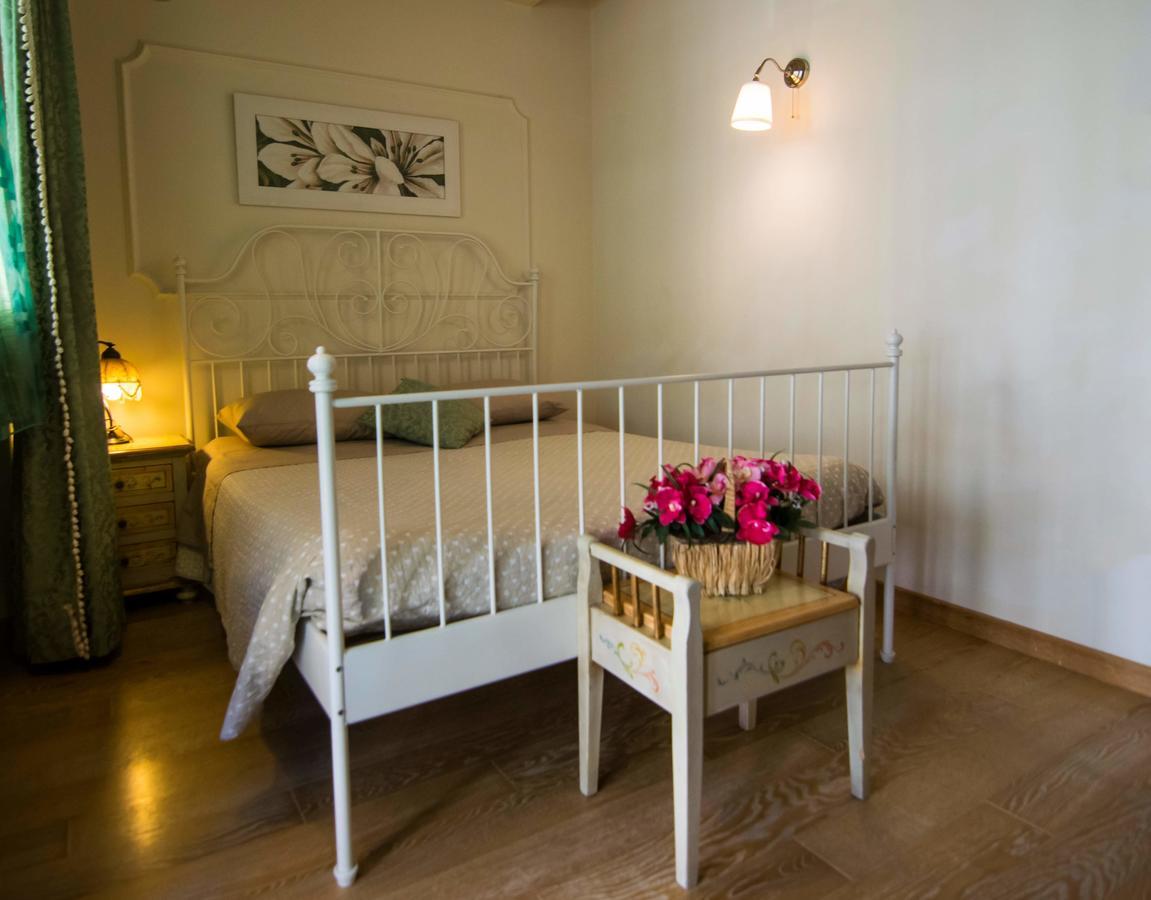 Il Piccolo Giglio Bed and Breakfast Porto SantʼElpidio Exteriör bild
