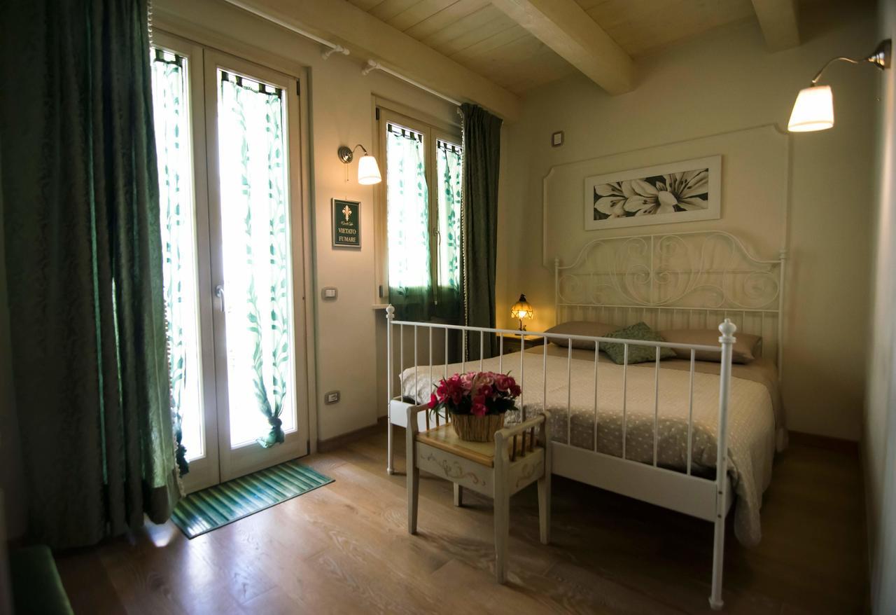 Il Piccolo Giglio Bed and Breakfast Porto SantʼElpidio Exteriör bild