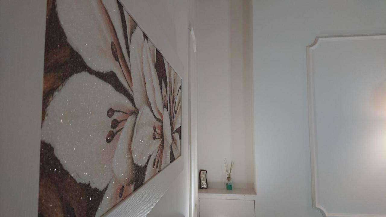 Il Piccolo Giglio Bed and Breakfast Porto SantʼElpidio Exteriör bild